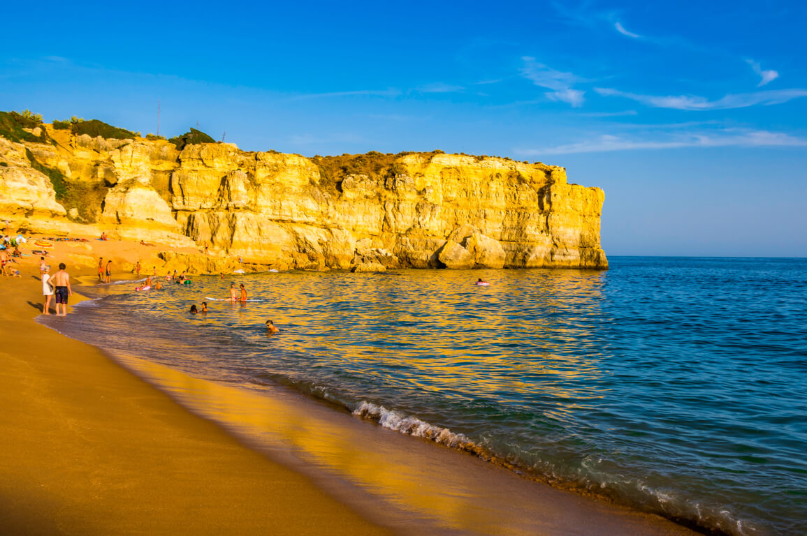 شاطئ برايا دا كويلا Praia da Coelha