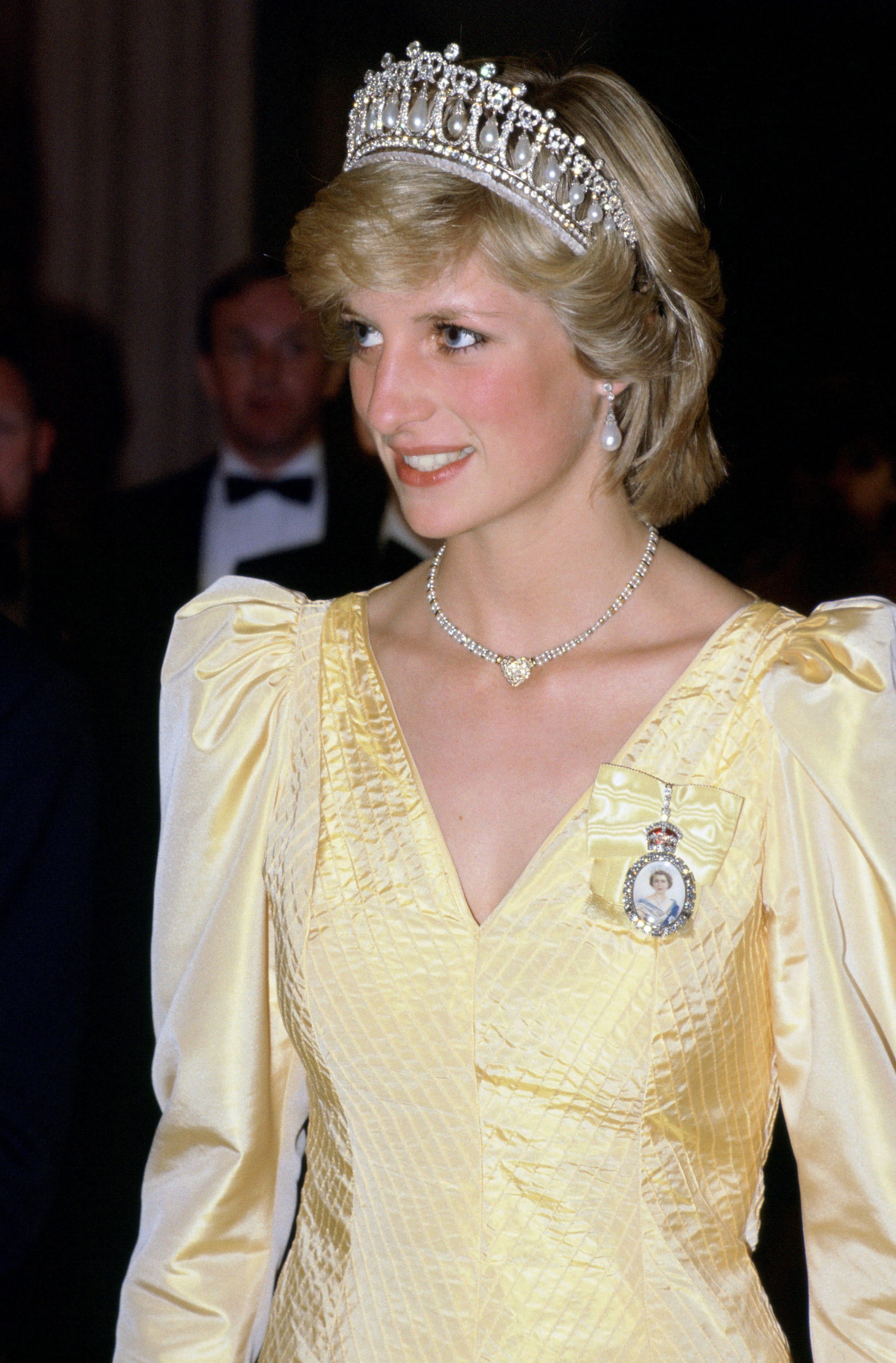 الأميرة ديانا Princess Diana كهدية زفاف بمناسبة حفل زفافها على تشارلز الثالث King Charles III