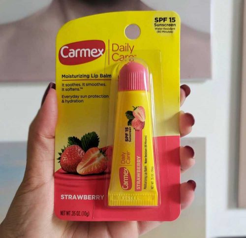 فوائد مرطب الشفايف Carmex