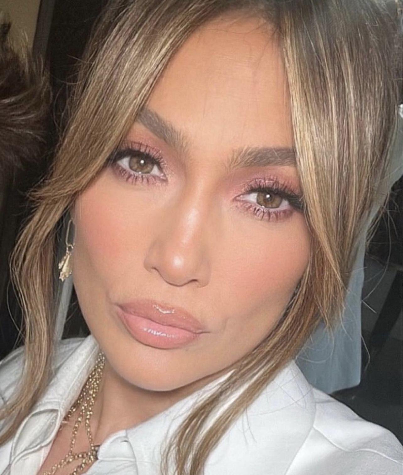 خطوات تطبيق مكياج جينيفر لوبيز Jennifer Lopez لإطلالة كلاسيكية - الصورة من حسابها على انستغرام