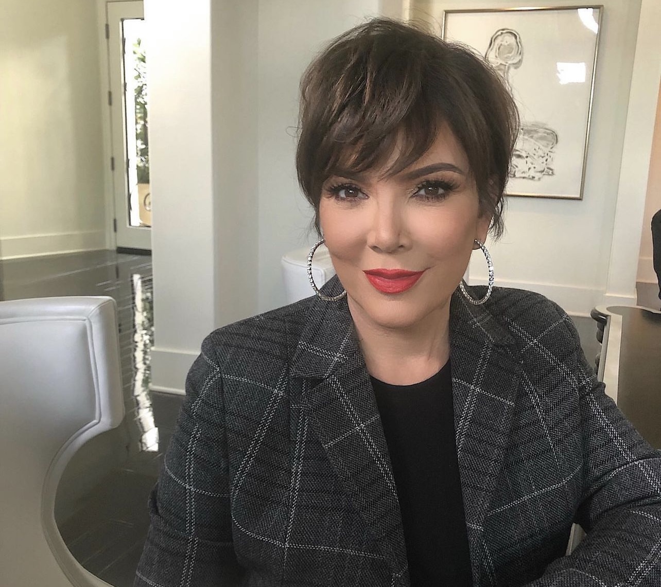 تطورات شكل المكياج السموكي عبر السنوات مع كريس جينير Kris Jenner 