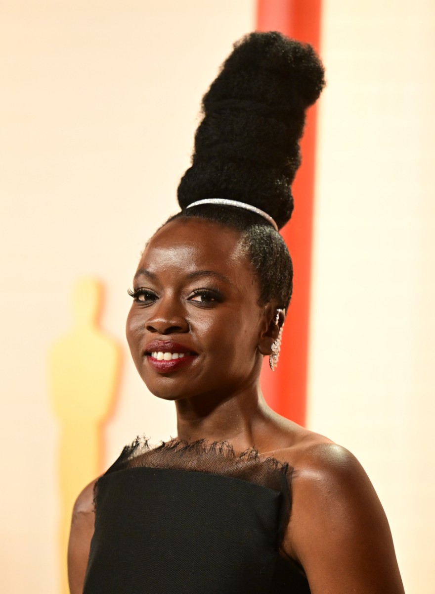 اطلالة Danai Gurira بمكياج برونزي ساحر