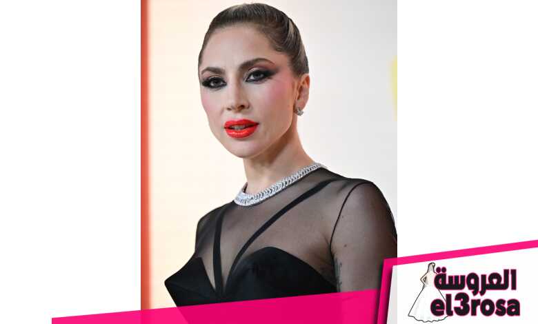 اطلالة الليدي غاغا Lady Gaga برسمات المكياج البرونزي