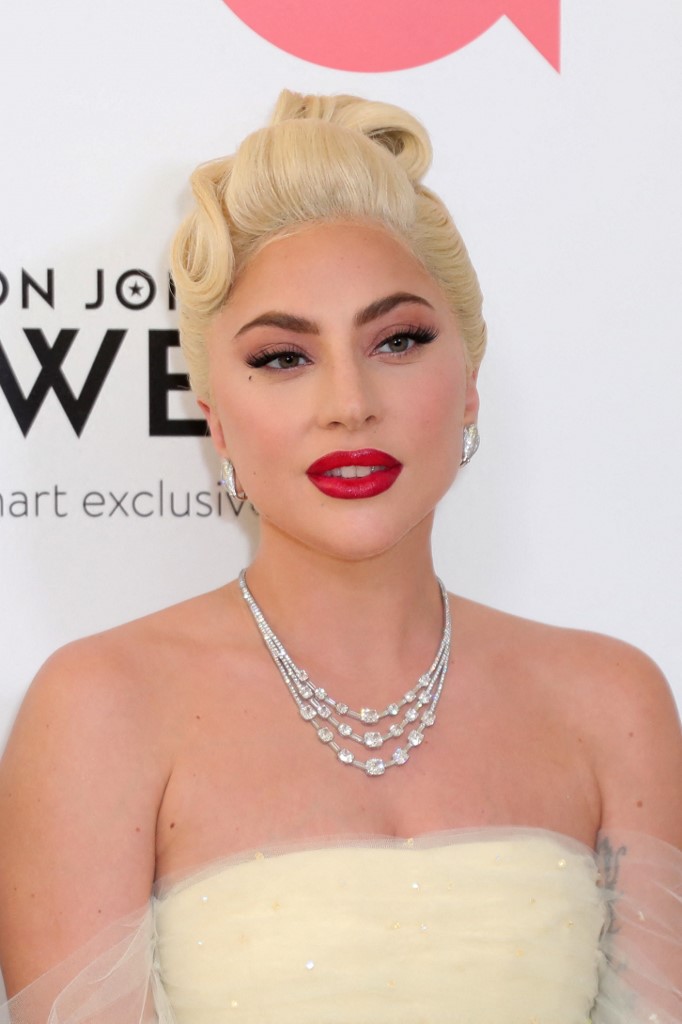 اطلالة Lady Gaga بمكياج قوي وبارز عام 2022