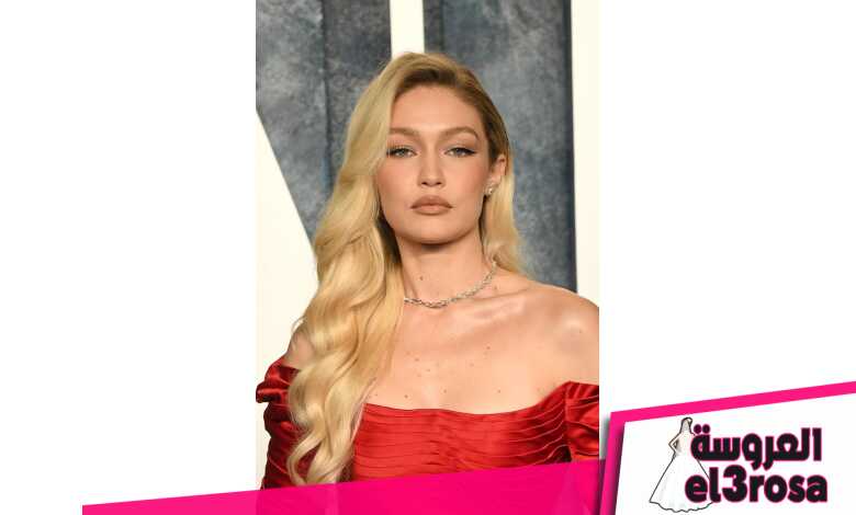 1 رئيسية اطلالة Gigi Hadid برسمات المكياج الطبيعي مع تسريحات الشعر الويفي