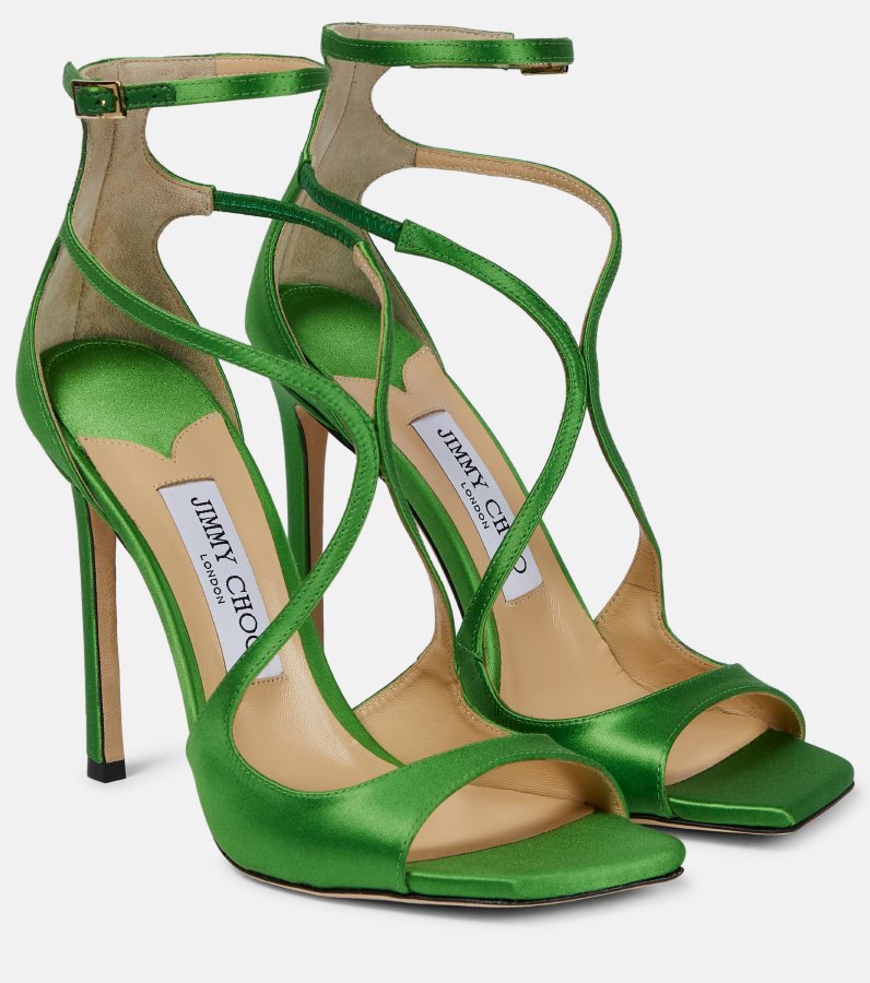 مجموعة الكابسول حصرّيّة تجمع Jimmy Choo و Mytheresa