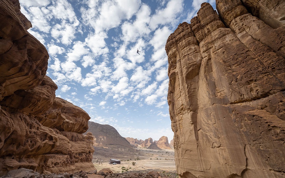 متعة المغامرة في أحضان العلا