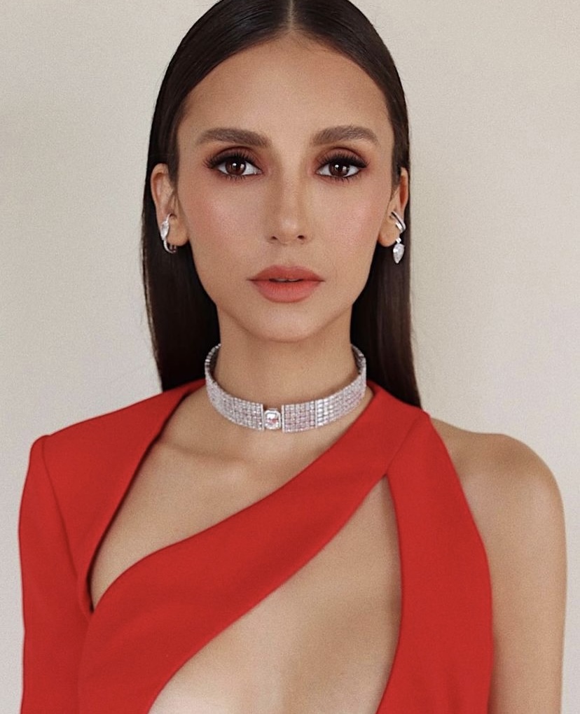 عمليات تجميل الممثلة Nina dobrev 