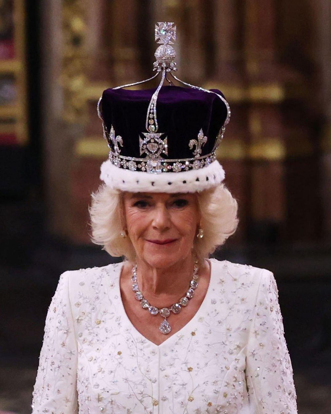 الملكة كاميلا ترتدي تاج الملكة ماري Queen Mary Crown