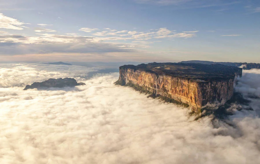 جبل رورايما Mount Roraima