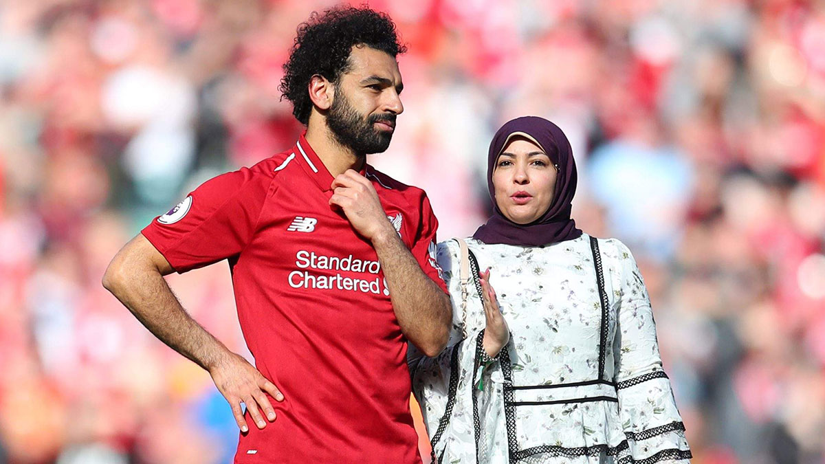 محمد صلاح  وزوجته