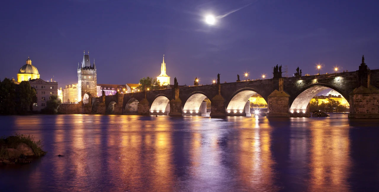 جسر تشارلز Charles Bridge