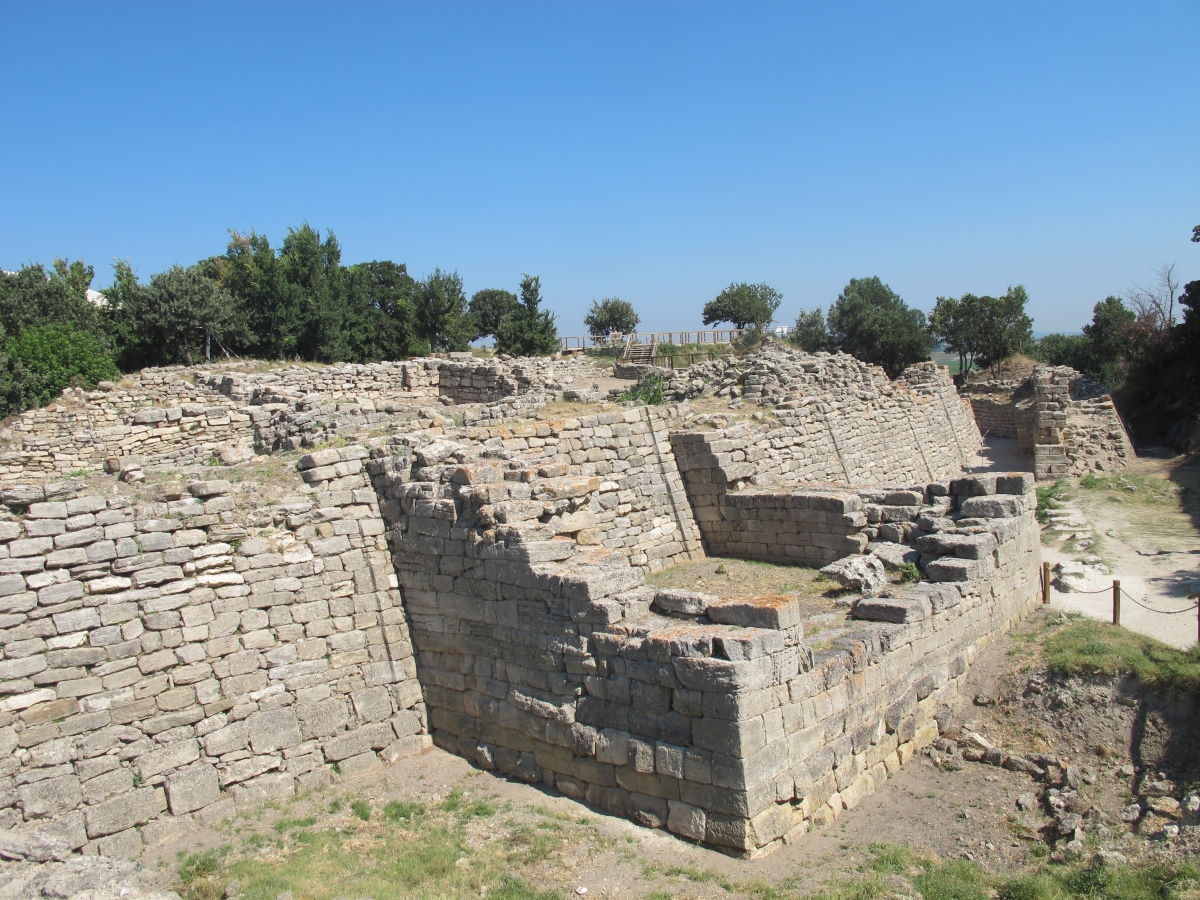 جدران طروادة Walls of Troy