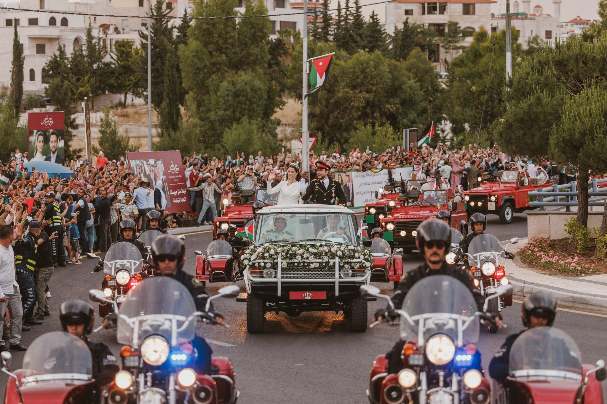 شارك النجوم الشعب الاردني بالاحتفالات بزفاف الامير الحسين