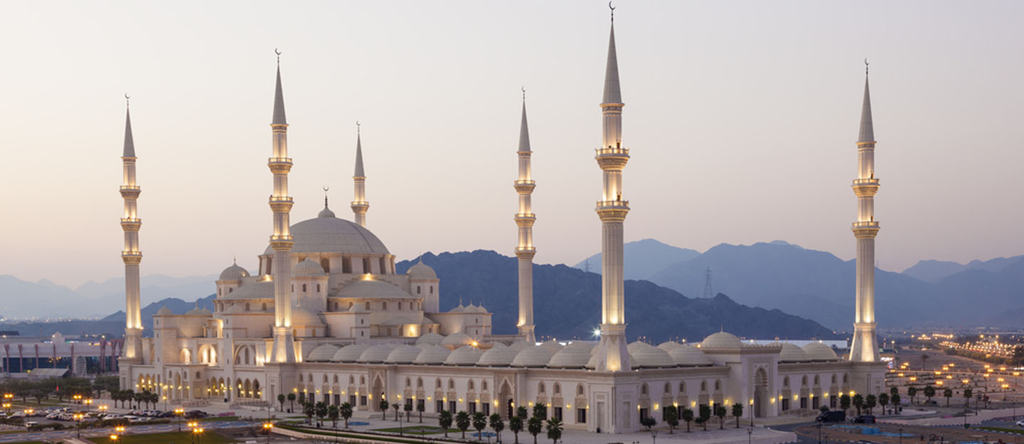 مسجد الشيخ زايد الكبير في الفجيرة MOSQUES IN FUJAIRAH