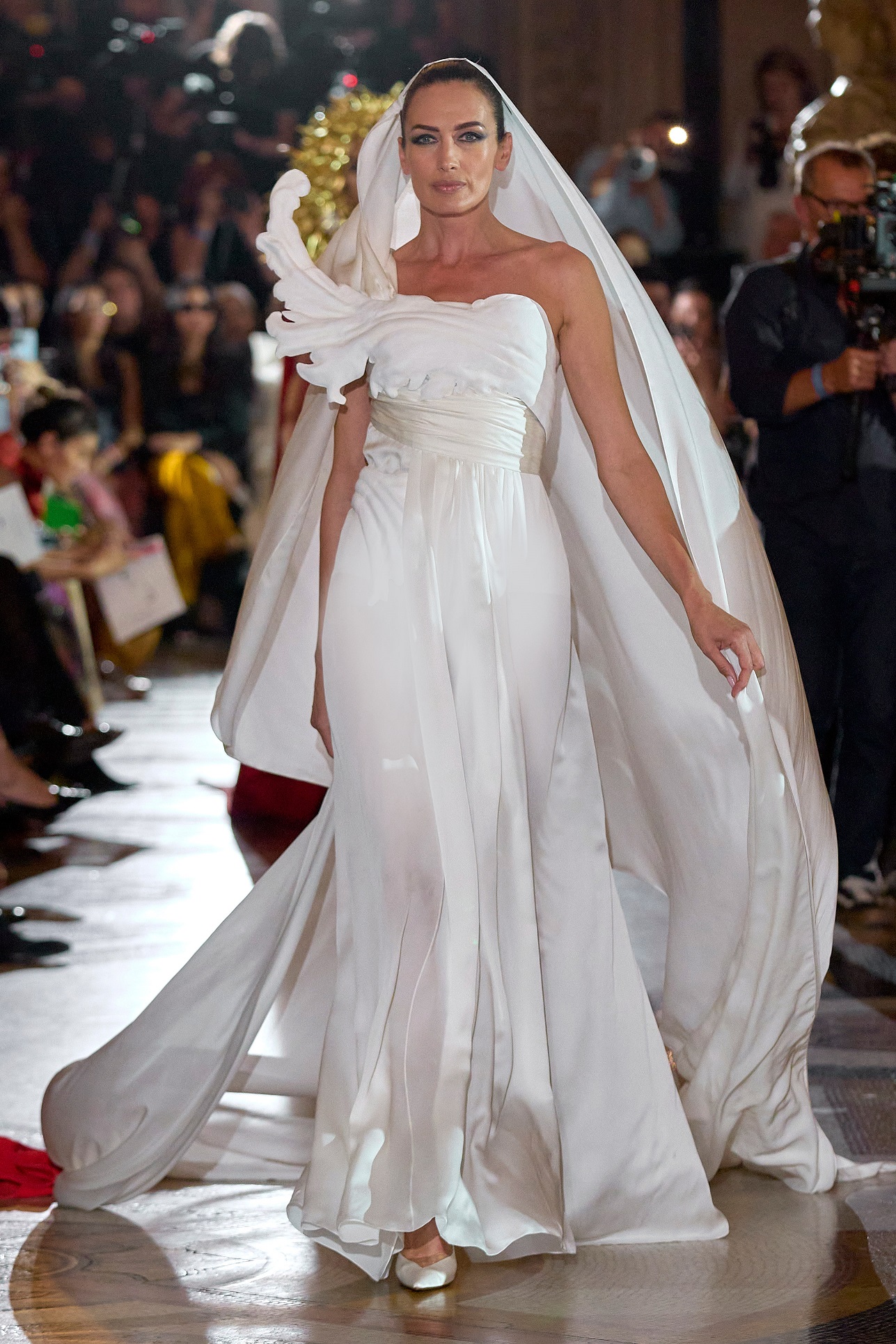 فساتين زفاف من أسبوع الموضة الباريسي@stephanerolland