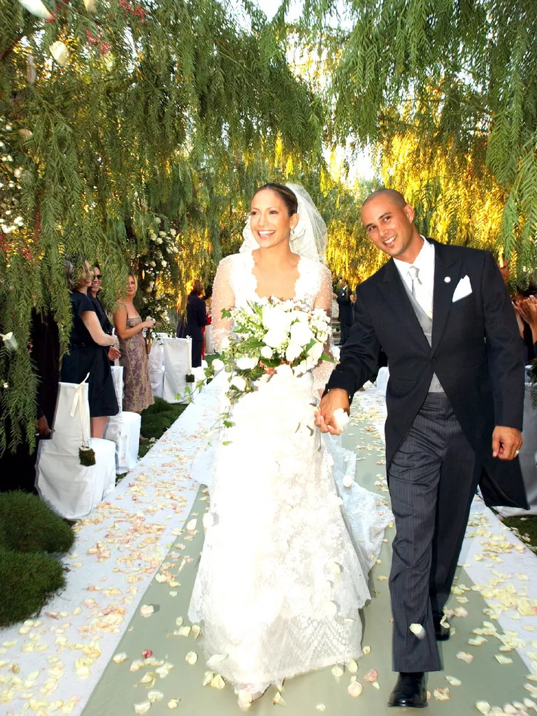 فستان زفاف جينيفر لوبيز Jennifer Lopez