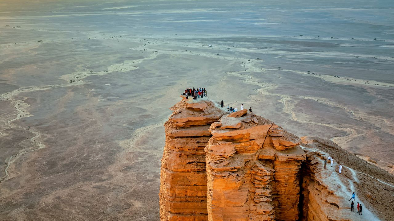 موقع حافة العالم في الرياض