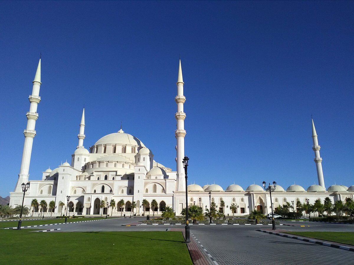 مسجد الشيخ زايد الكبير في الفجيرة MOSQUES IN FUJAIRAH