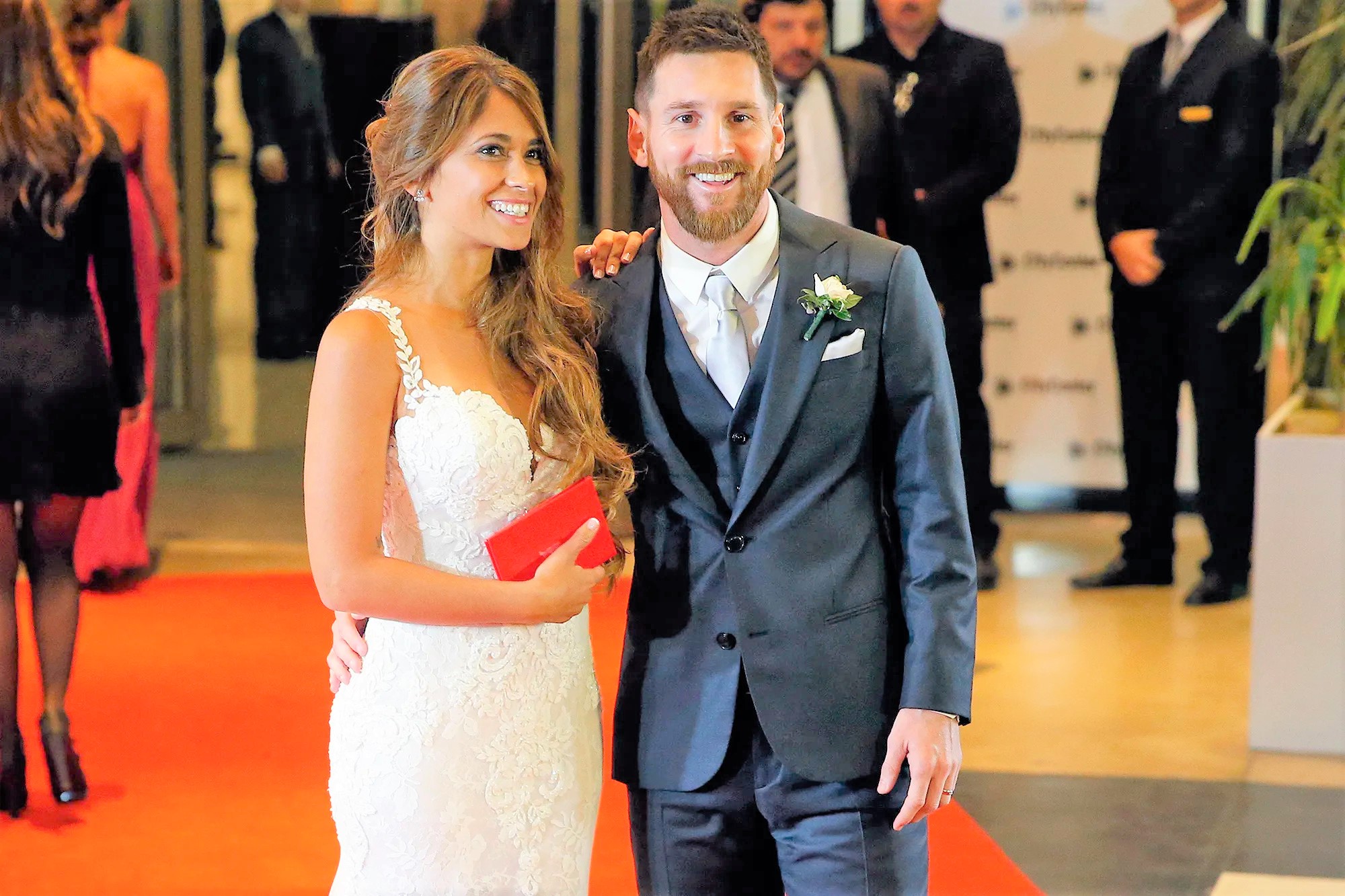 ليونيل ميسي Lionel Messi وأنتونيلا روكوزو Antonella Roccuzzo - 5 ملايين دولار