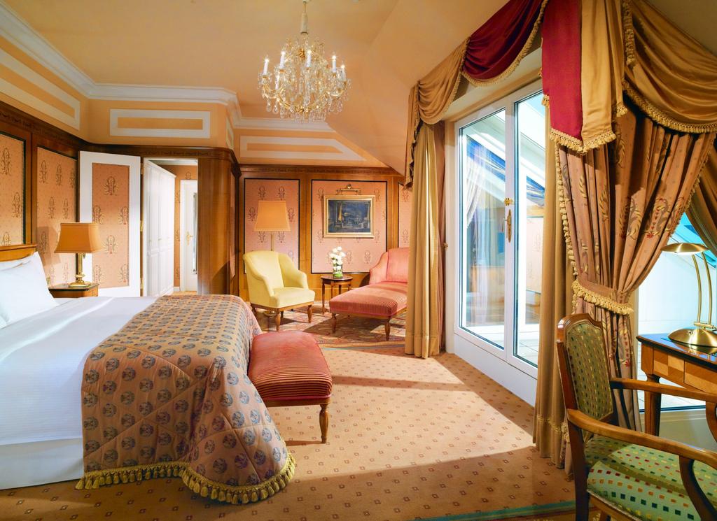 فندق بريستول Hotel Bristol