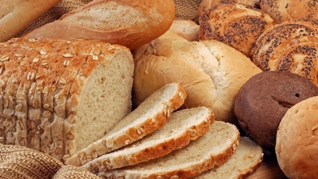 تفسير رؤيا خبز الخبز في المنام في مختلف الحالات التفسيرات الصحيحة الشاملة