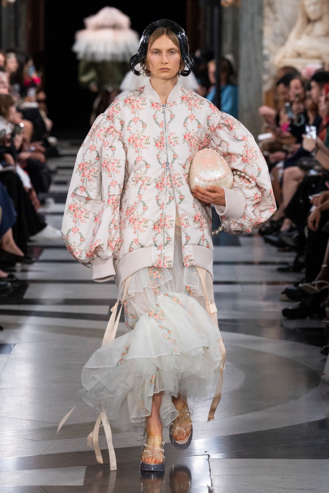 عرض أزياء Simone Rocha لصيف 2023