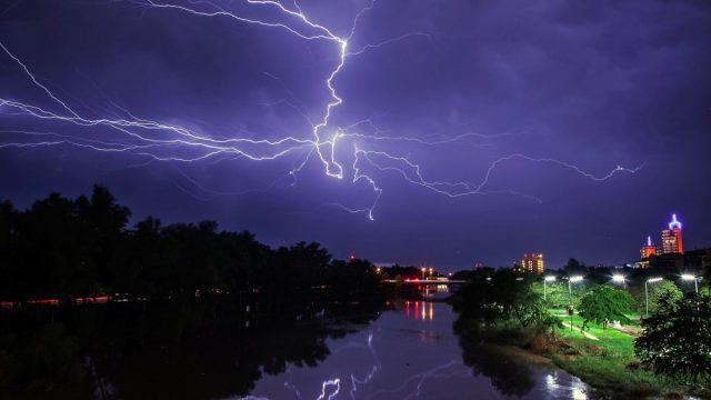 تفسير رؤية البرق في المنام التفسيرات الصحيحة الشاملة