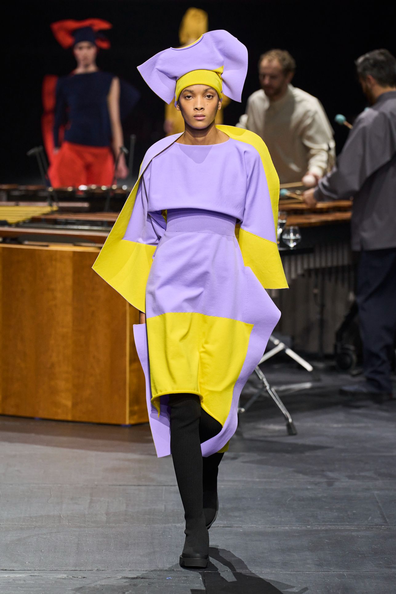 Issey Miyake البنفسجي الفاتح مع الأصفر من