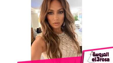 رسمات المكياج البرونزي السموكي والداكن بأسلوب Jennifer Lopez- الصورة من حسابها على انستغرام