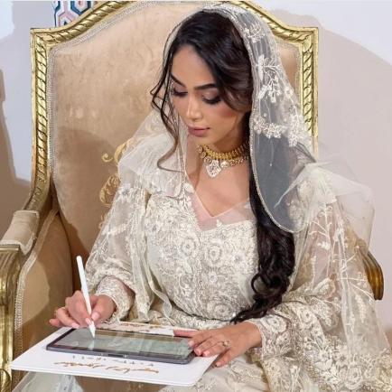 الاعلامية رحاب عبد الله خلال حفل زفافها