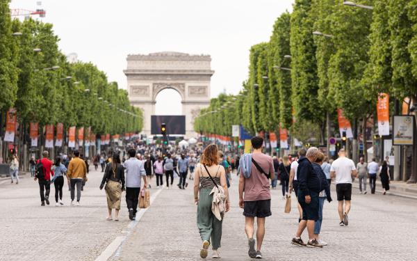 شارع الشانزليزيه Champs-Elysees، باريس، فرنسا