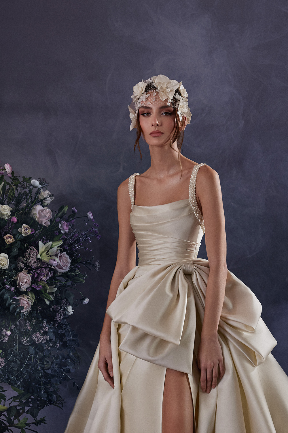فستان زفاف معدني لعروس برج الدلو من تصميم زهير مراد