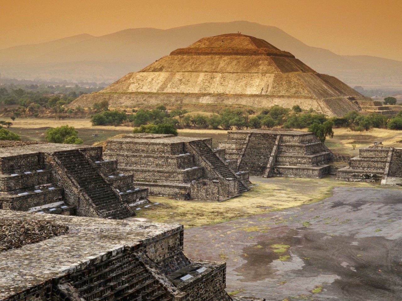 هرم الشمس Pyramid of the Sun (1,2 مليون متر مكعب)، تيوتيهواكان، المكسيك