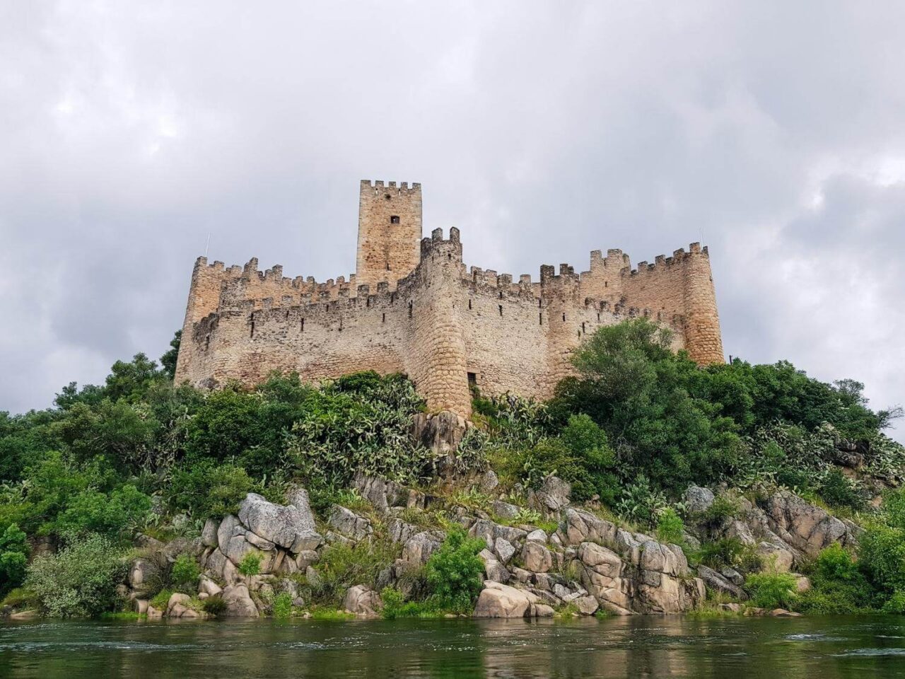 قلعة ألمورول Almourol Castle، ألمورول