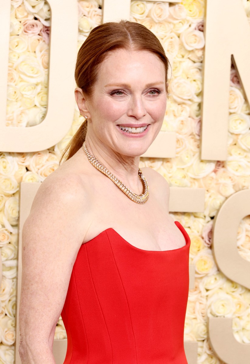 إطلالة Julianne Moore بتسريحات شعر ذيل الحصان