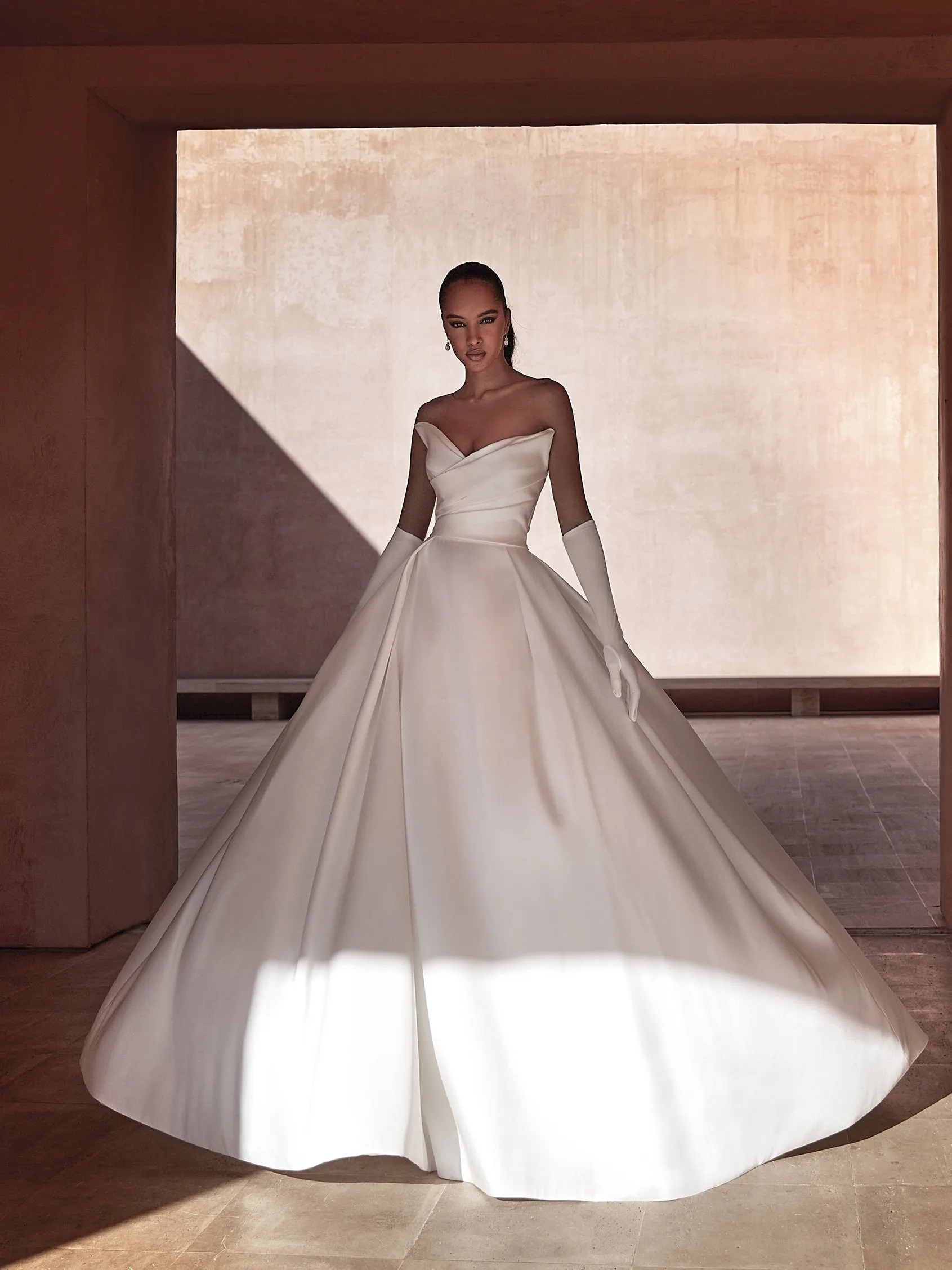 فساتين زفاف 2024@pronovias