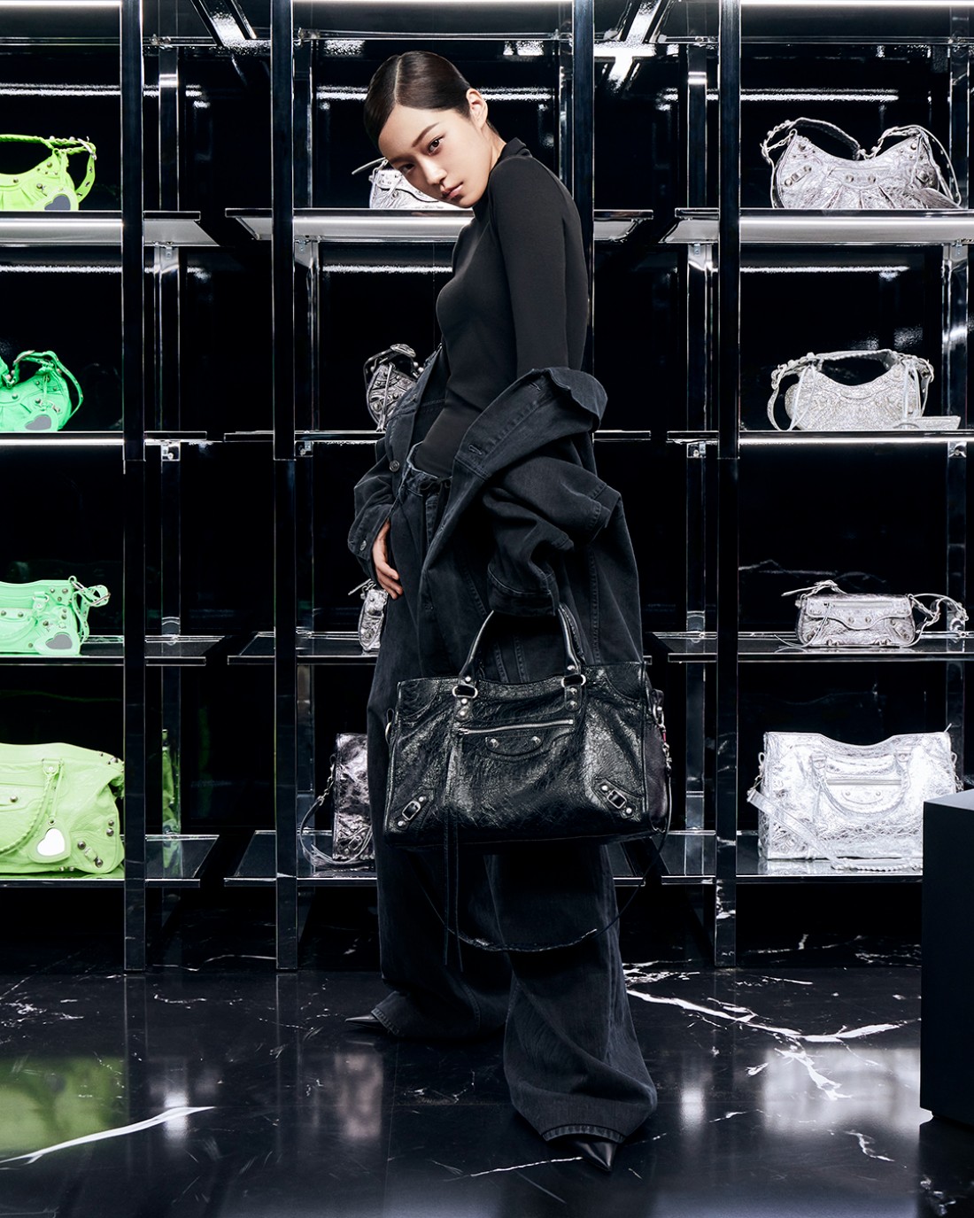 علامة Balenciaga لموسم ربيع وصيف 2024 