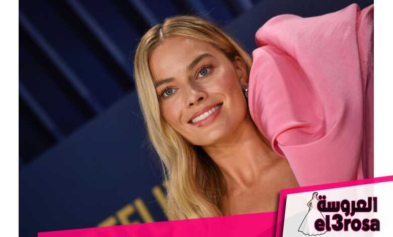 إطلالة Margot Robbie برسمات المكياج الزهري