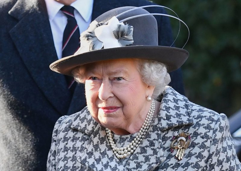  Queen Elizabeth II 