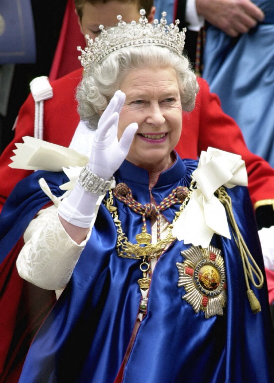  Queen Elizabeth II 