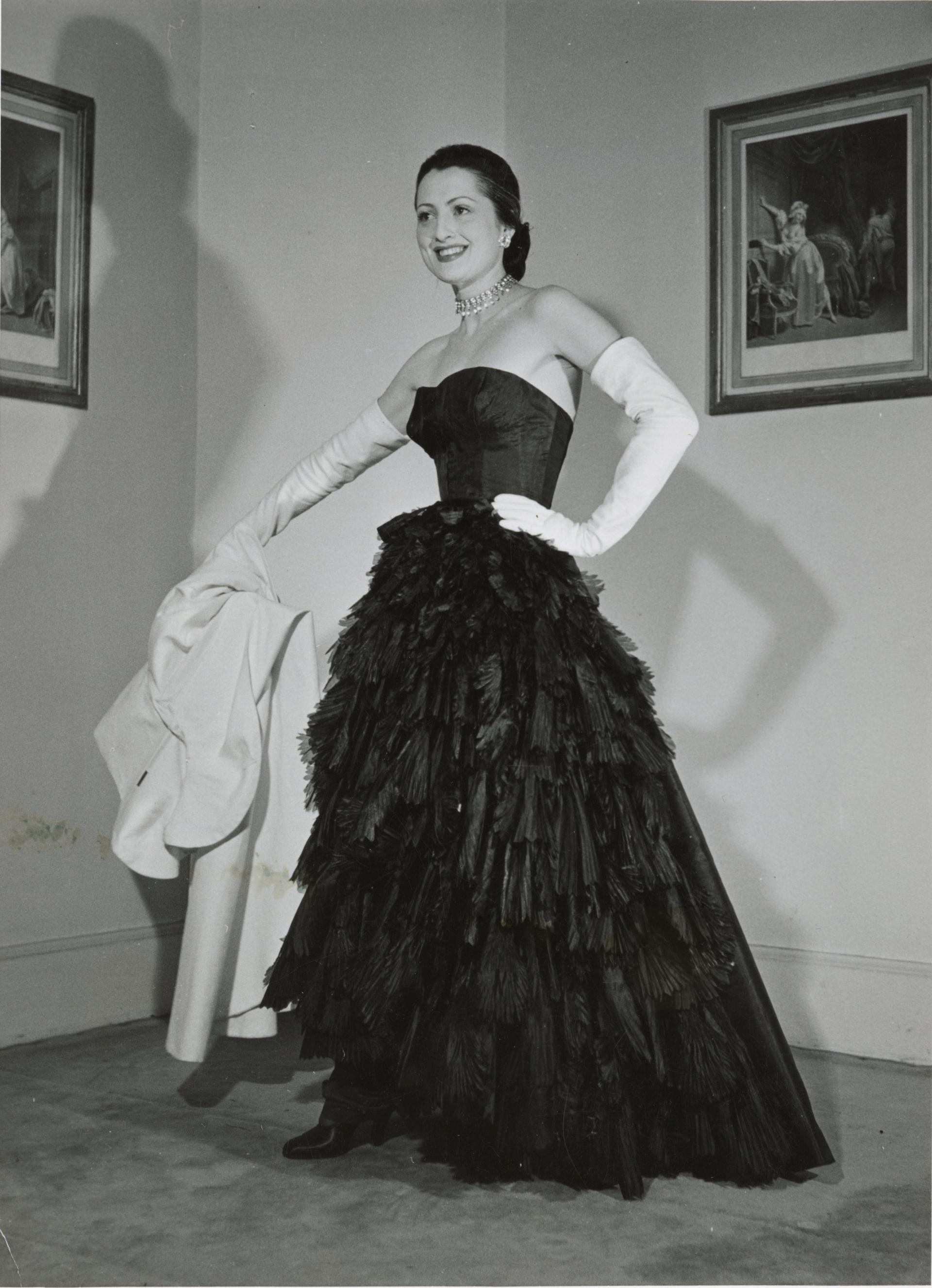 فستان من ارشيف Balenciaga من مجموعة ربيع و صيف 1951