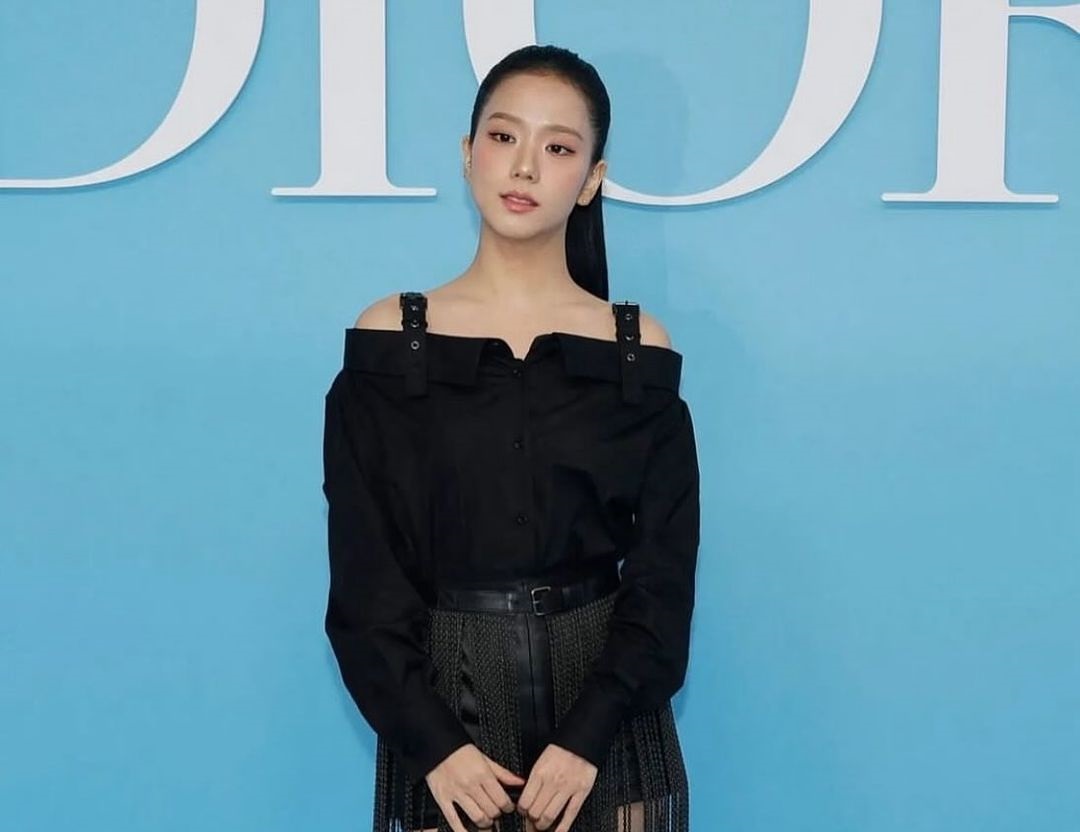 إطلالة الجميلة جيسو في عرض Dior- الصورة من حساب خبير الشعر leeseonyeong على انستغرام