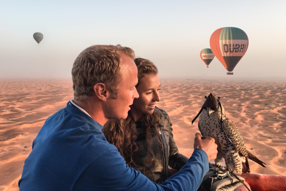 رحلة عبر الصحراء على متن Hero Balloon Flights Dubai: ملاذ فاخر ومغامرة جوية لا تُنسى