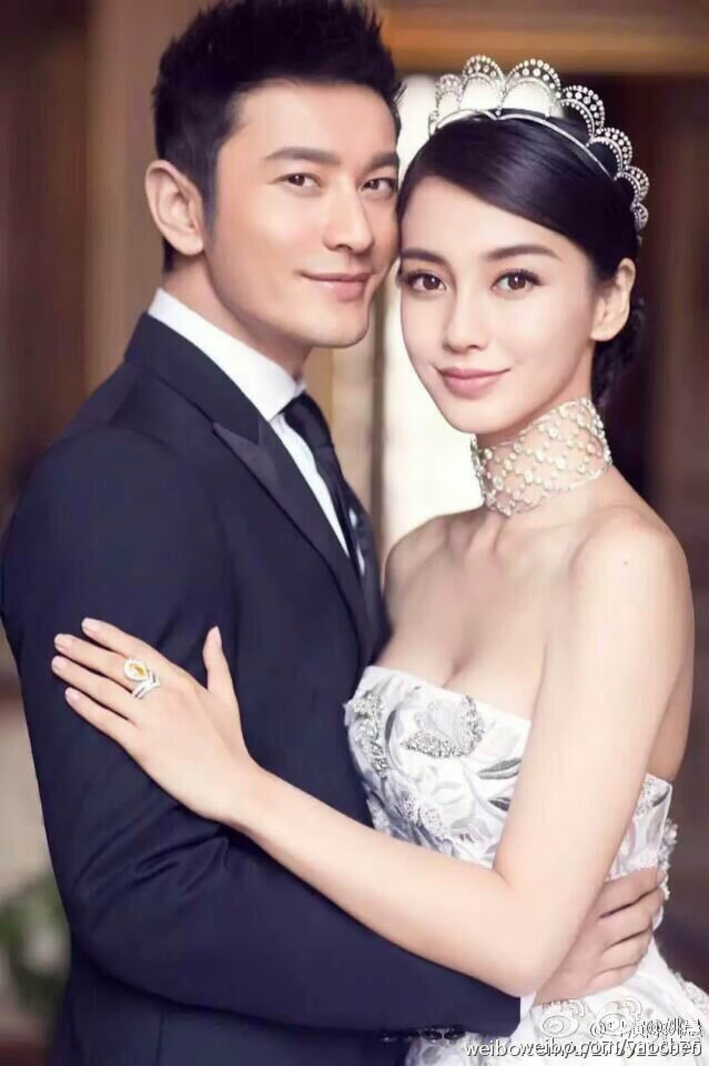 هوانغ شياو مينغ Huang Xiaoming (47) وأنجيلا بيبي Angelababy (35)