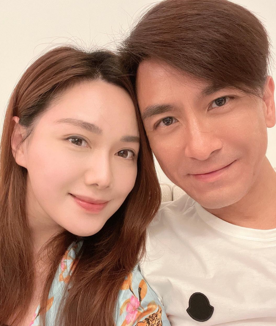 كينيث ما Kenneth Ma (50) وروكسان تونغ Roxanne Tong (37)